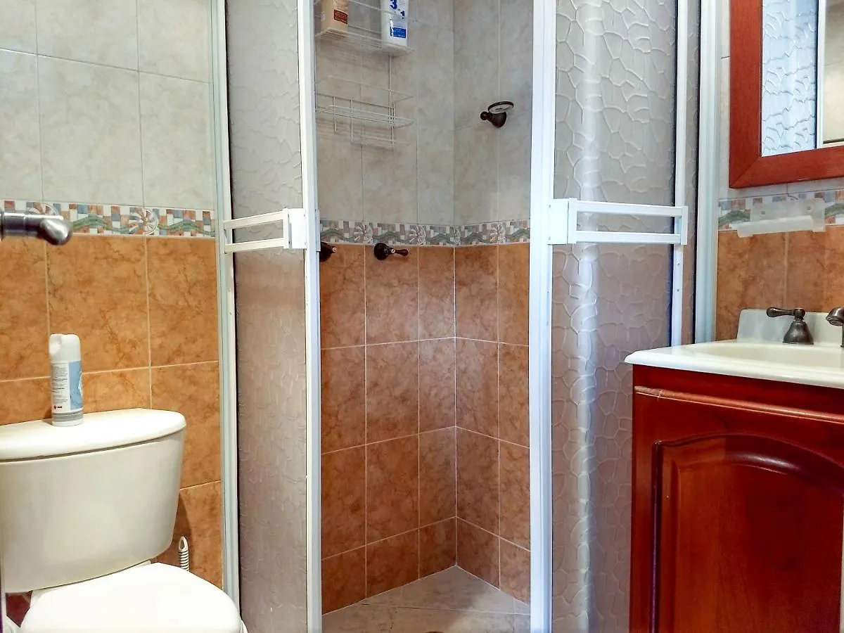 Bueno, Bonito, Barato Y Cerca A El Poblado Appartement Medellín
