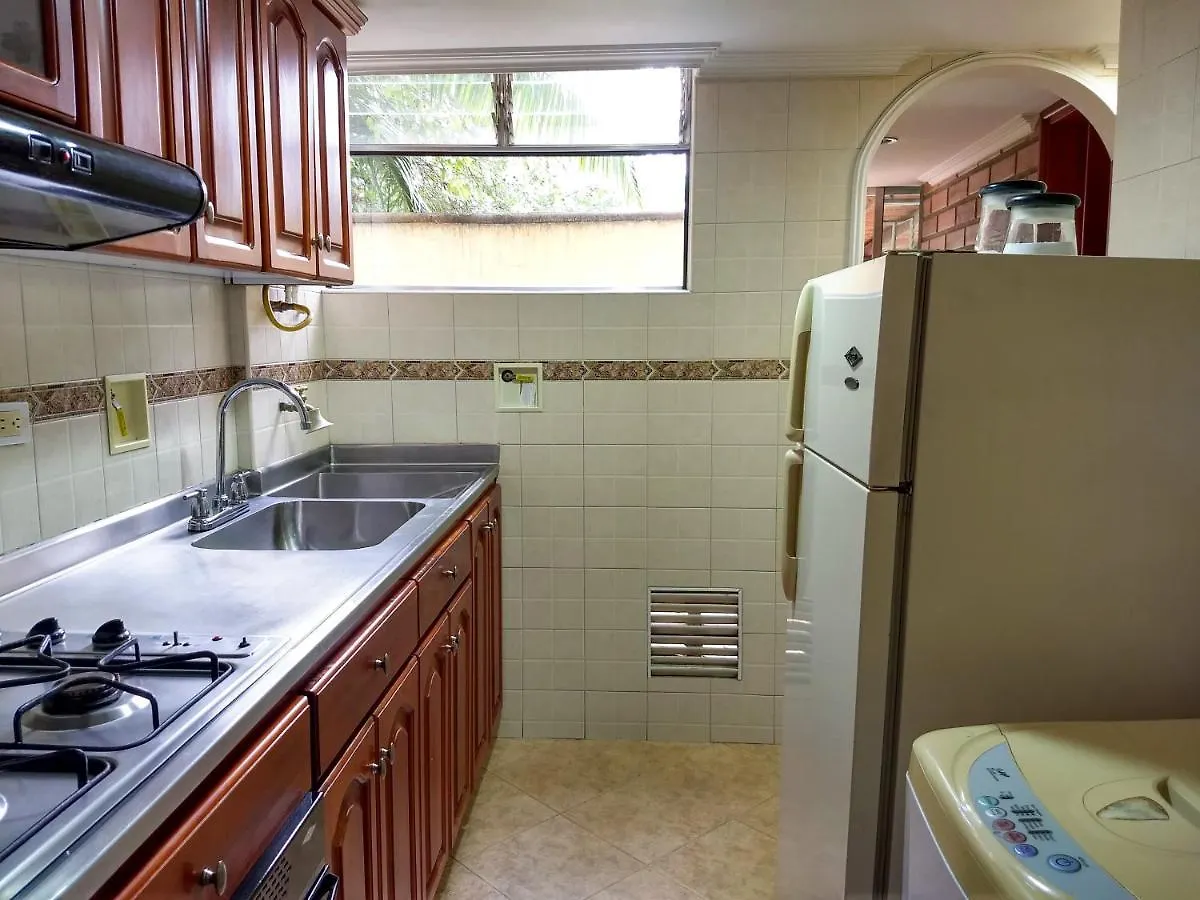 Bueno, Bonito, Barato Y Cerca A El Poblado Appartement Medellín 0*,  Colombia