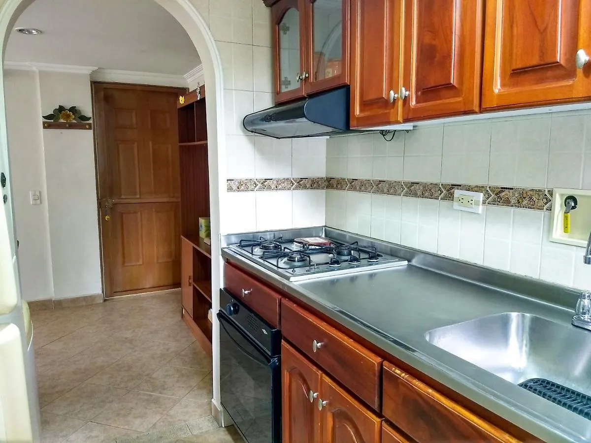 Bueno, Bonito, Barato Y Cerca A El Poblado Appartement Medellín