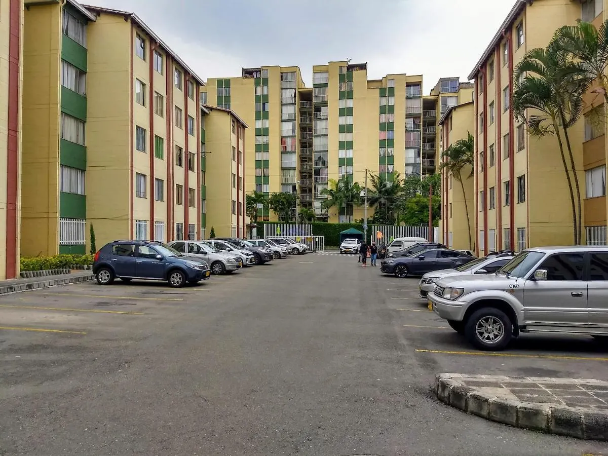 Bueno, Bonito, Barato Y Cerca A El Poblado Appartement Medellín